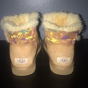 Worn once. Authentic UGGS